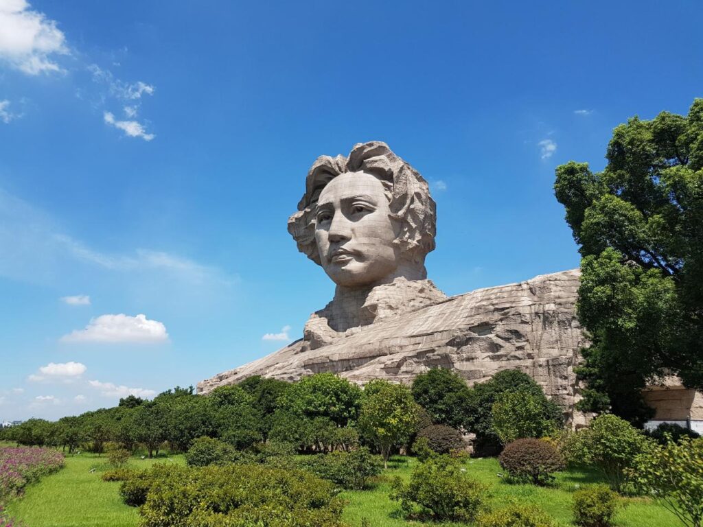 youth mao zedong statue on orange isle