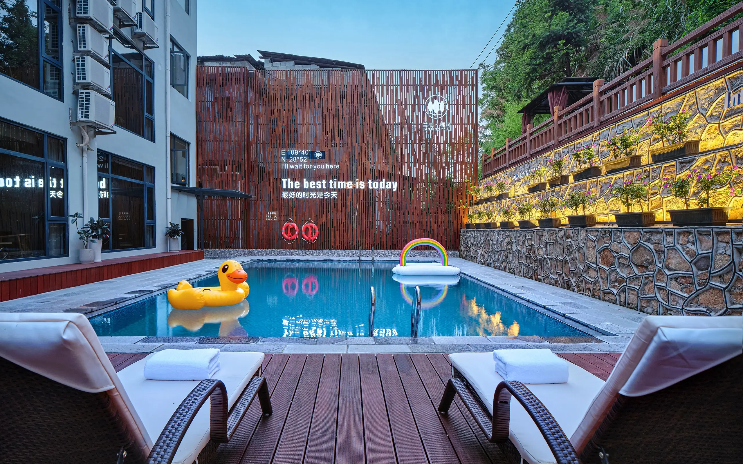 Lantingyaju swimming pool