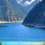 review blue moon lake
