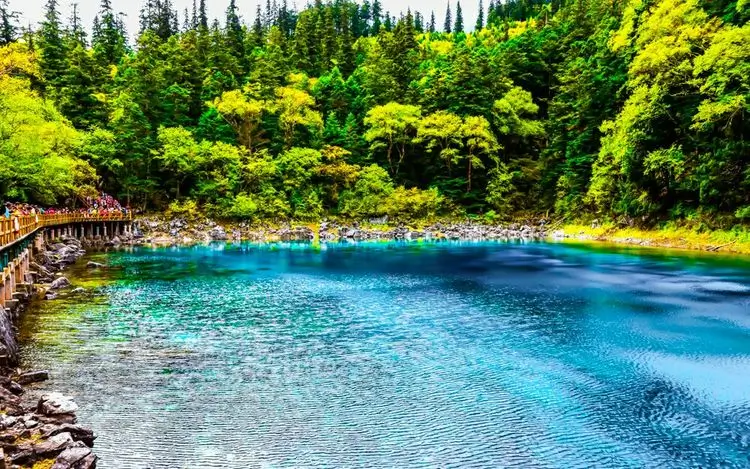 Huanglong Five Color Pond