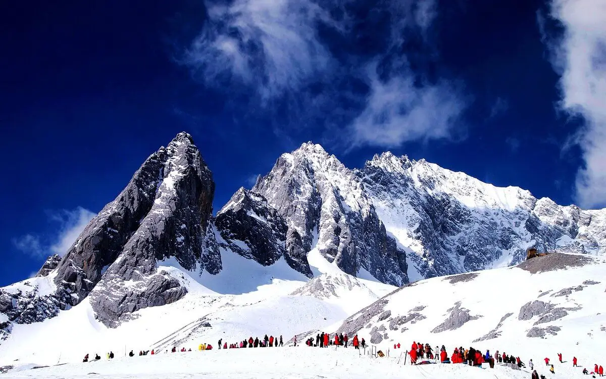 Jade dragon snow mountain