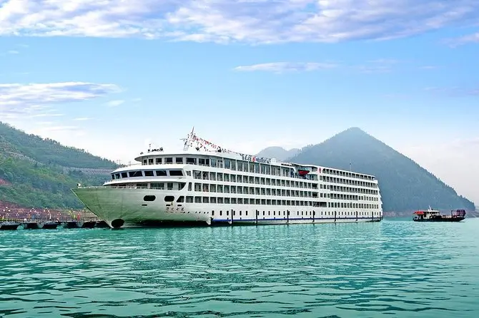 9‑Day Relaxed Tour to Jiuzhai Valley & Yangtze River