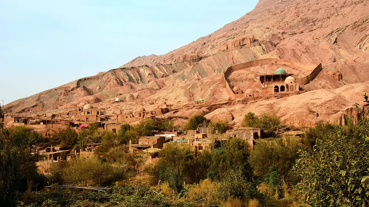 Tuyoq Village