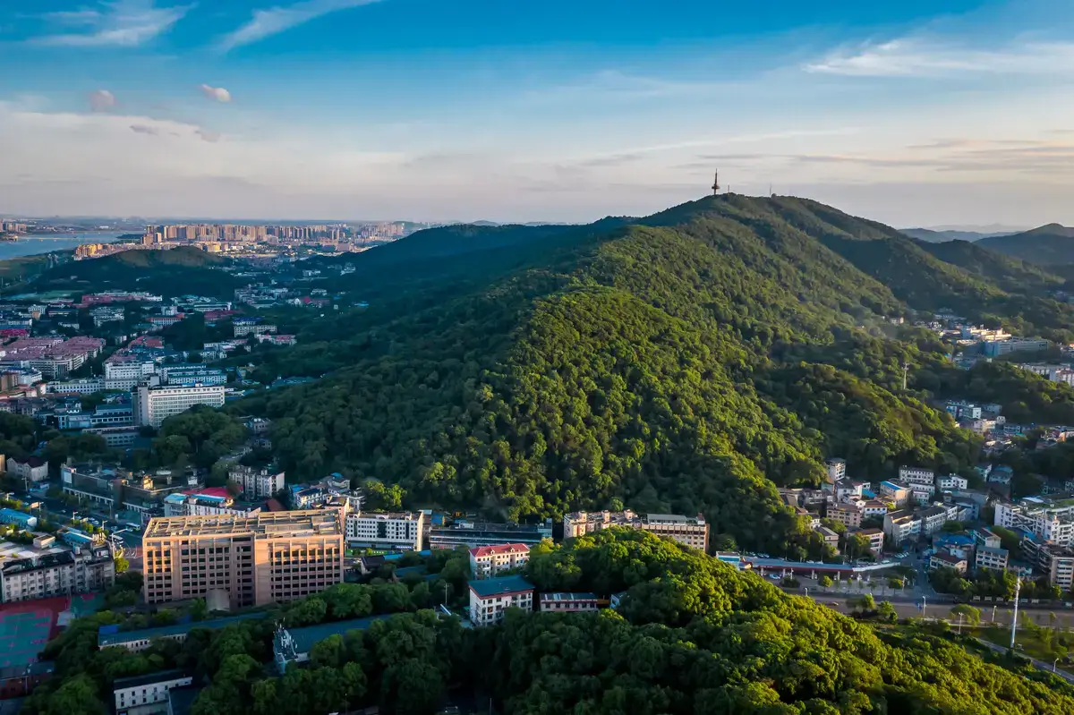 Changsha Yuelu Mountain