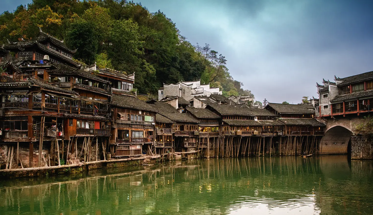 fenghuang diaojiaolou buildings
