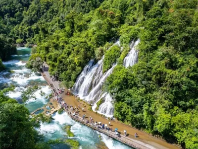 Guizhou Libo Tour Xiaoqikong Scenic Area Laya Waterfall