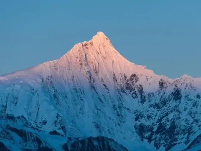 Best China tourist destination Mt. Kawagebo Yunnan tour