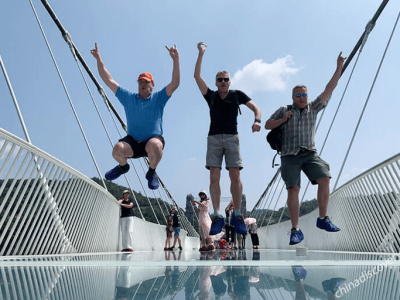 Tourists on the glass bridge